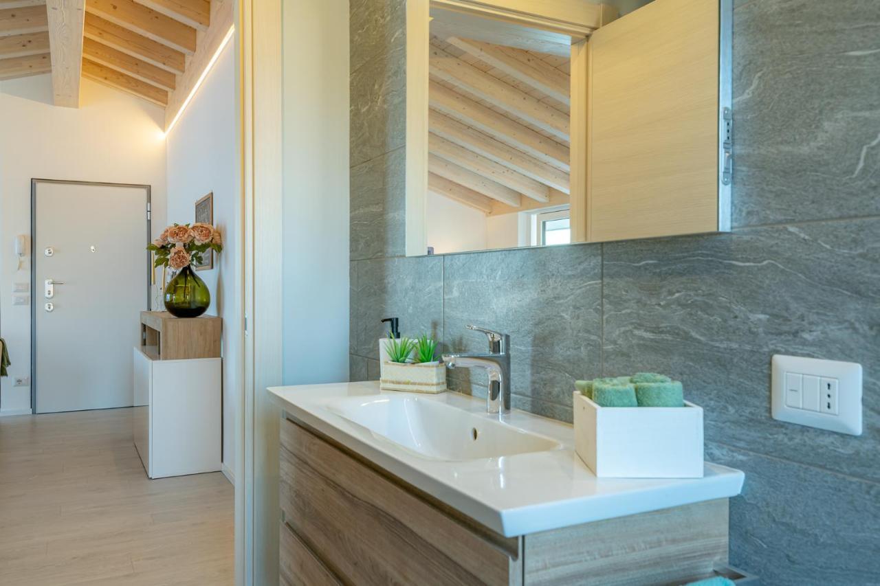 [CLASSY APARTMENT] wifi, parking&STUNNING VIEW! Acquaseria Bagian luar foto