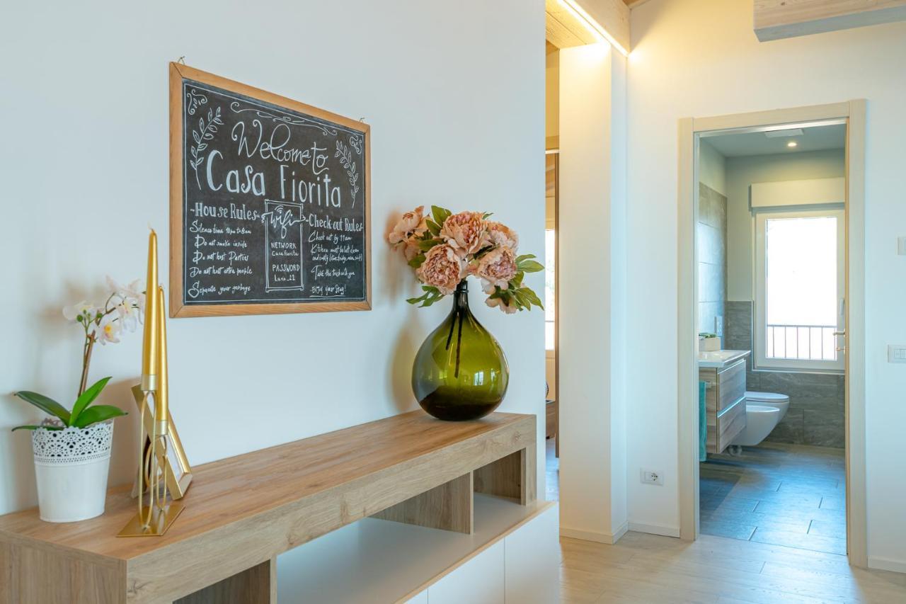 [CLASSY APARTMENT] wifi, parking&STUNNING VIEW! Acquaseria Bagian luar foto