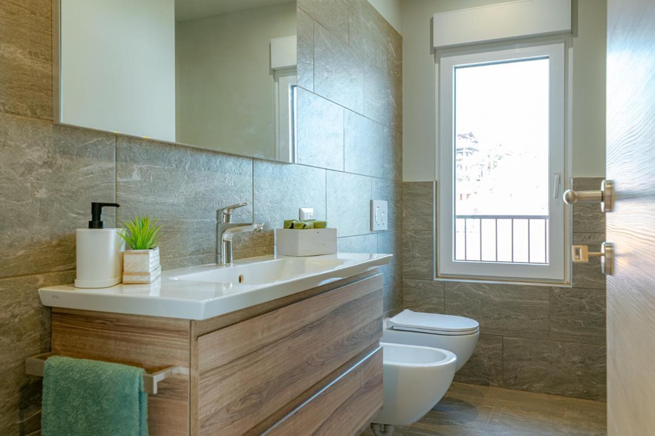 [CLASSY APARTMENT] wifi, parking&STUNNING VIEW! Acquaseria Bagian luar foto