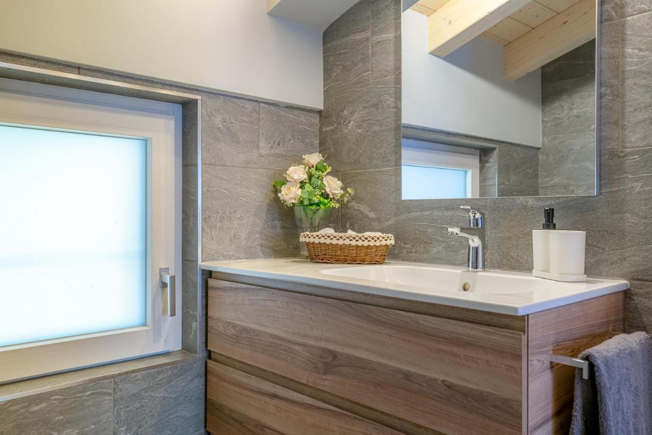 [CLASSY APARTMENT] wifi, parking&STUNNING VIEW! Acquaseria Bagian luar foto