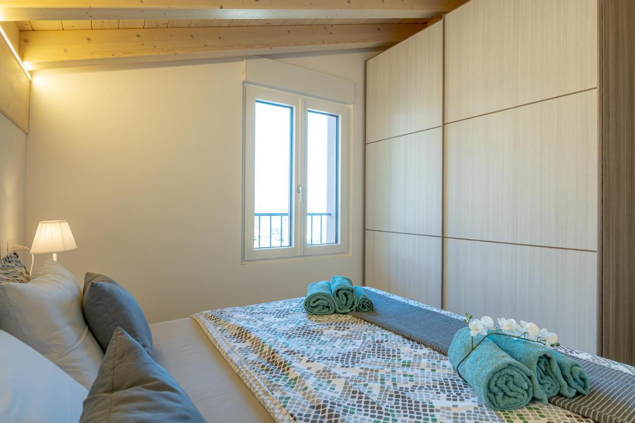 [CLASSY APARTMENT] wifi, parking&STUNNING VIEW! Acquaseria Bagian luar foto