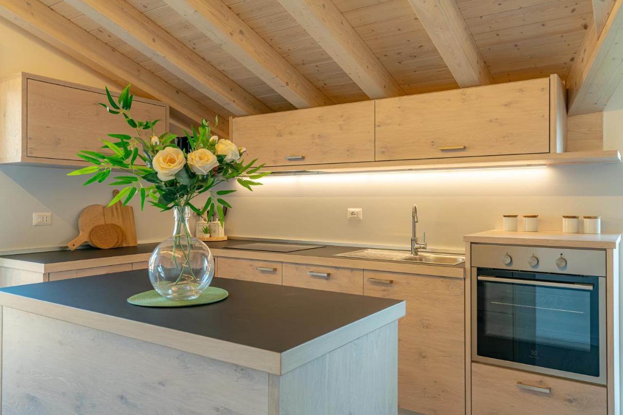 [CLASSY APARTMENT] wifi, parking&STUNNING VIEW! Acquaseria Bagian luar foto